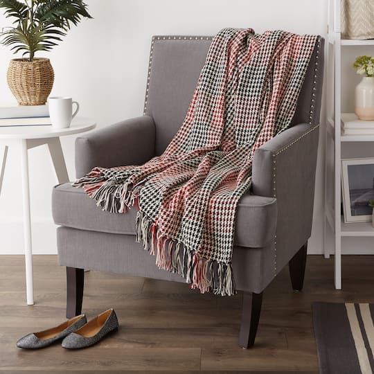 Red & Black Houndstooth Plaid Throw